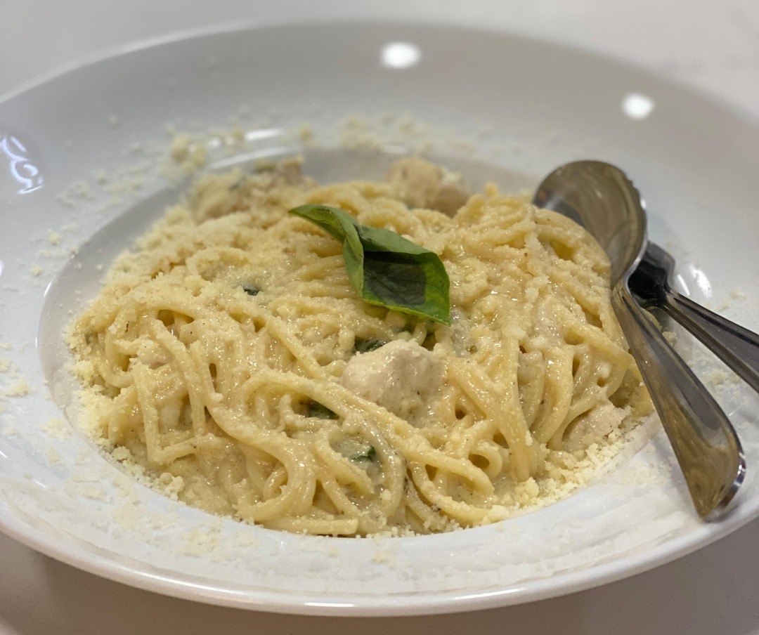 Linguini Chicken Alfredo Pasta